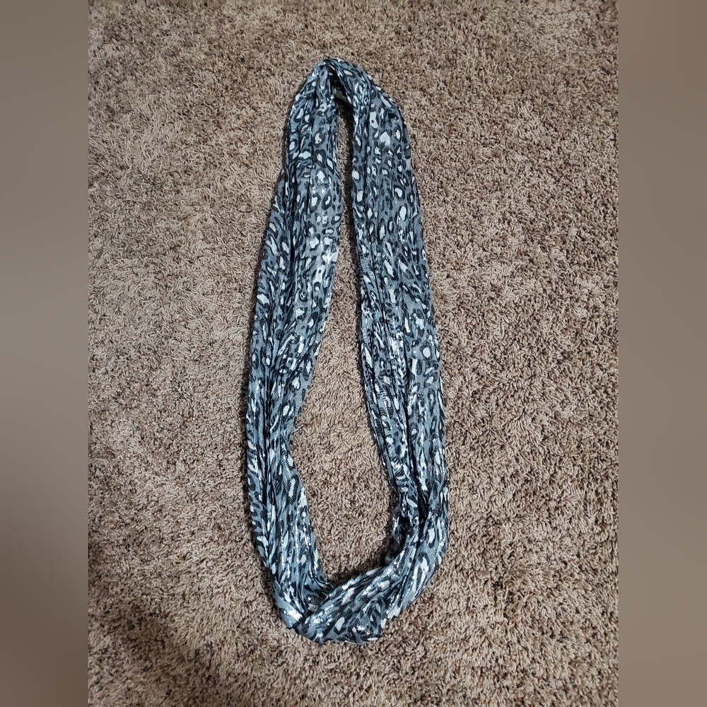 Vanity infinity scarf